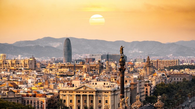 Workation Barcelona- Move your desk, change your life